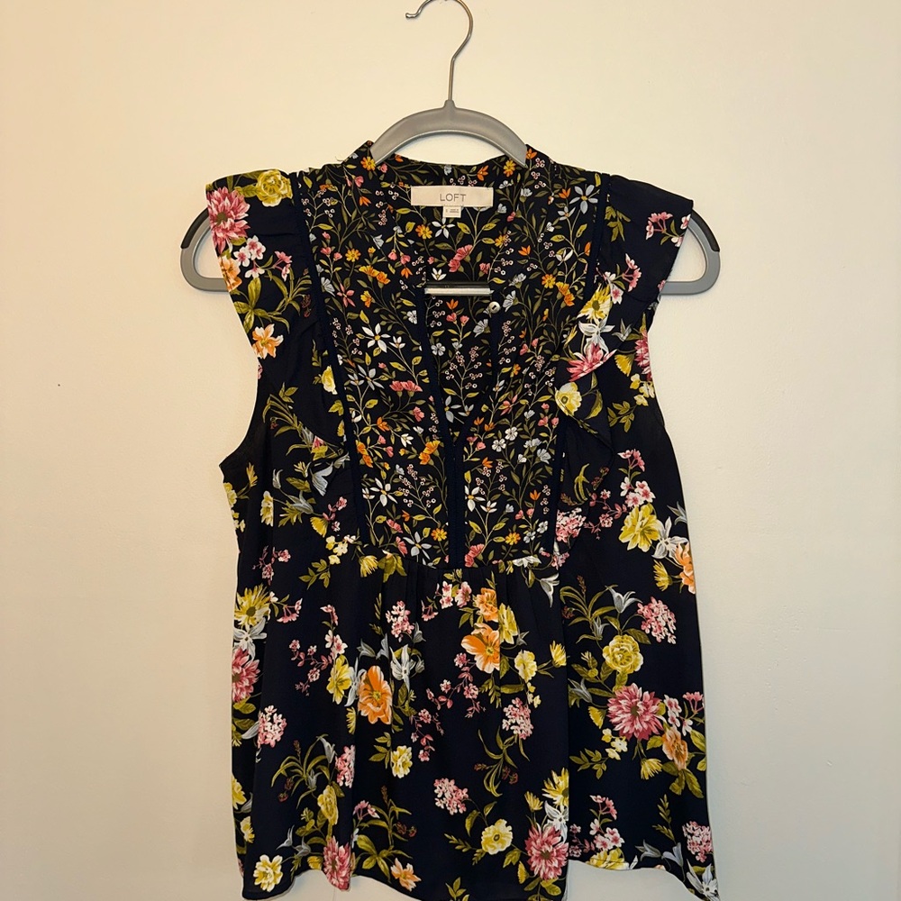 LOFT Women's Floral Navy Top